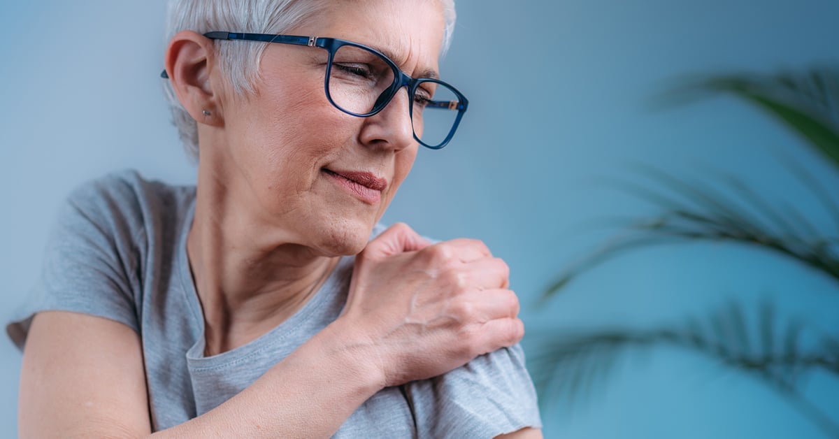 basketball-player-with-sports-injury Woman with Frozen Shoulder Pain